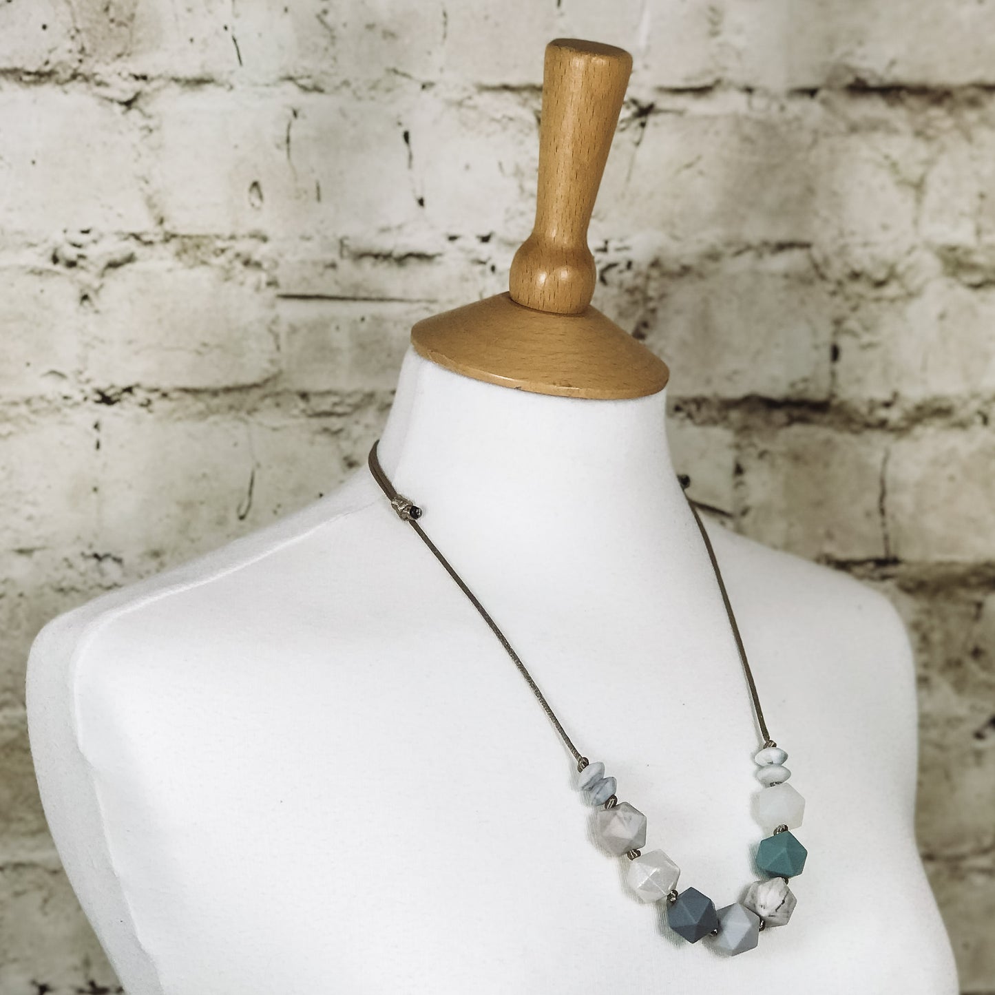 Teething fiddle necklace silicone | CHAKRA GRANITE grey | Mama Jewels image 2
