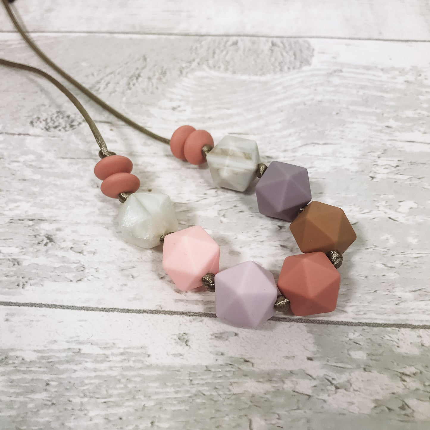 Teething fiddle necklace silicone | CHAKRA rose pinks | Mama Jewels image 1