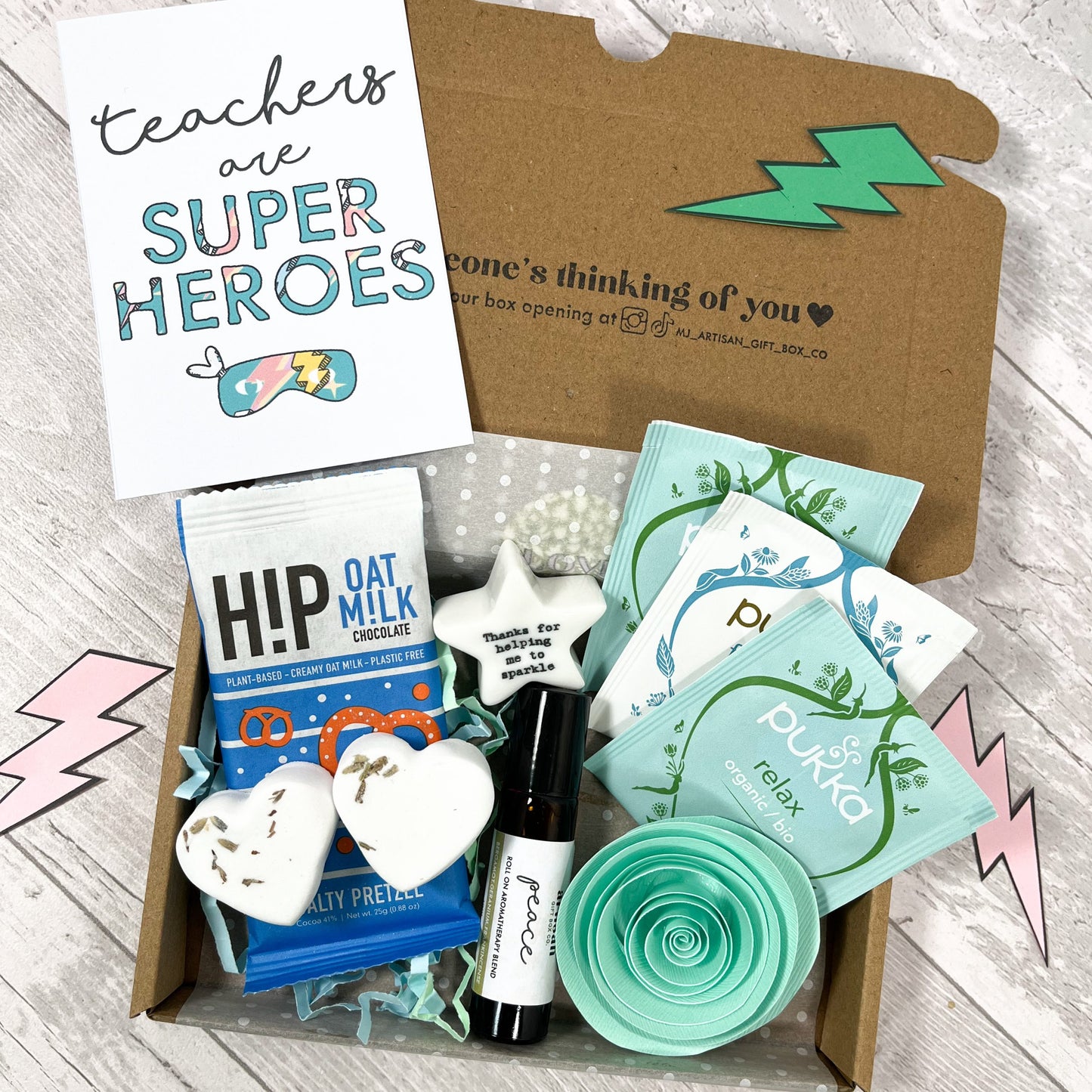Teacher gift thank you postal eco 'Teachers are Superheroes' | Vegan AQUA image 0