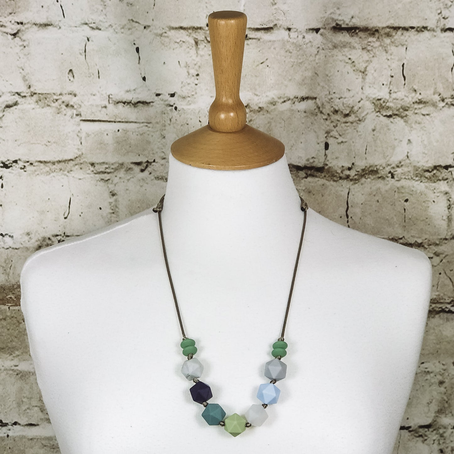 Teething fiddle necklace silicone | CHAKRA SEA blue green | Mama Jewels image 3