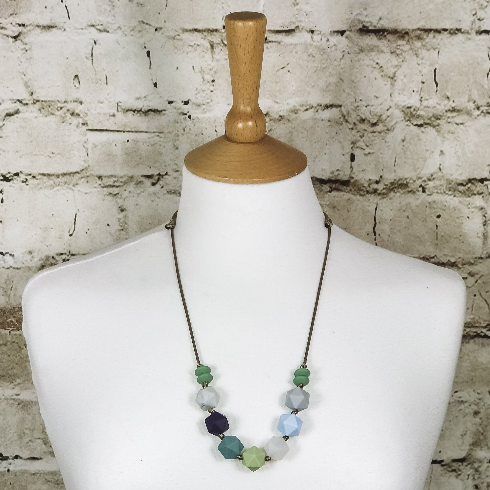 Teething fiddle necklace silicone | CHAKRA SEA blue green | Mama Jewels image 3