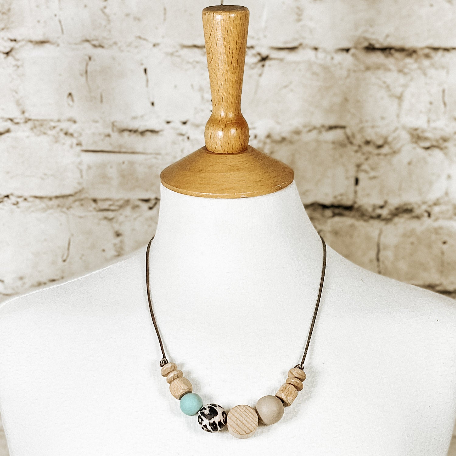 NOA Beechwood and silicone teething necklace | Leopard Aqua image 2