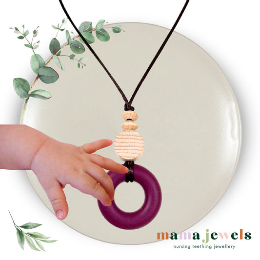 Mama Jewels Silicone Teething ring necklace Malbec red | MILO