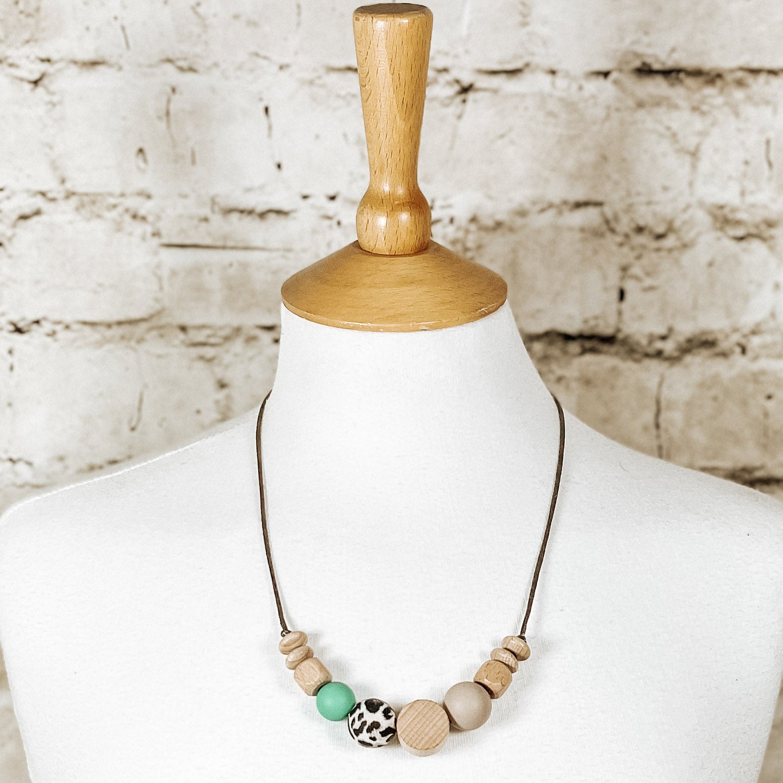 NOA Beechwood and silicone teething necklace | Leopard Green image 2