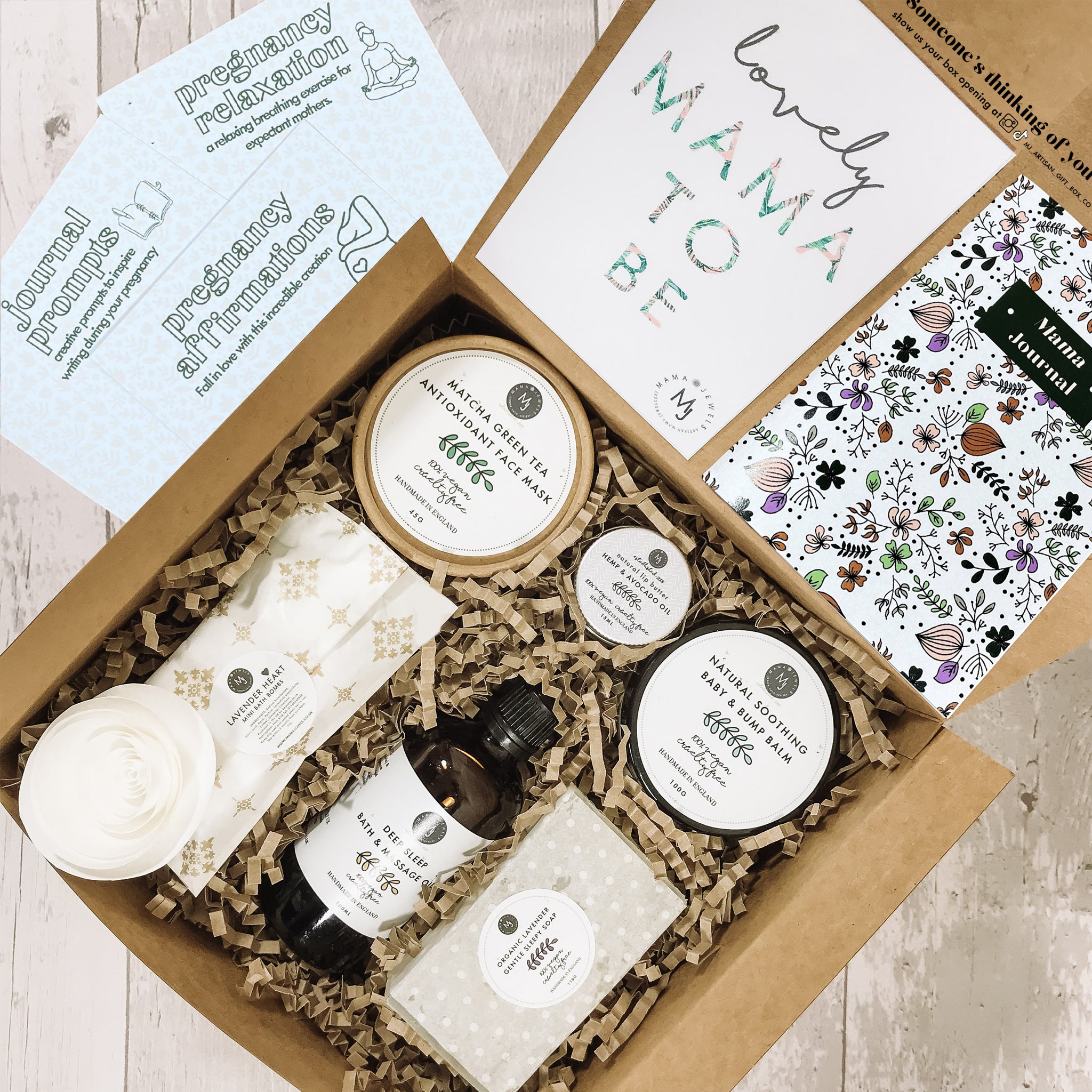 Ultimate Natural Vegan Mum to Be Gift Set | Pregnancy New Mum Self Care Pamper Hamper | White